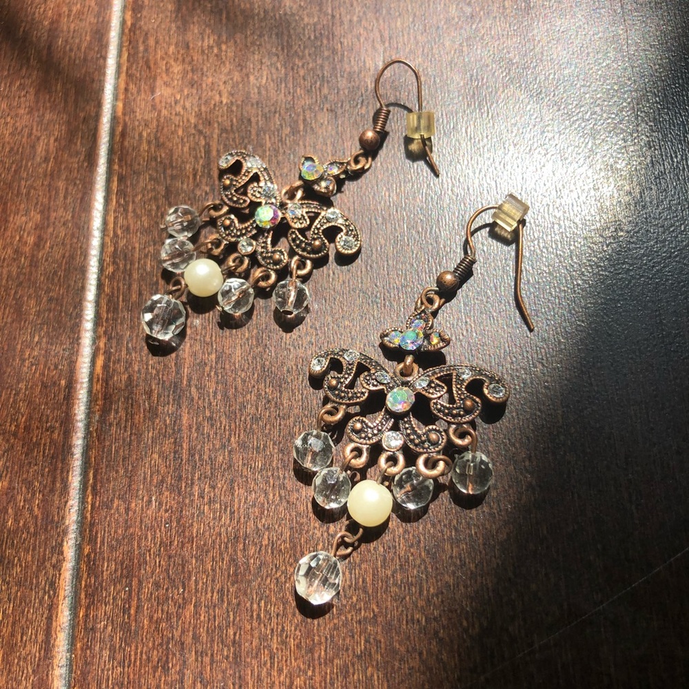 SOLD 🛑Vintage butterfly chandelier earrings
